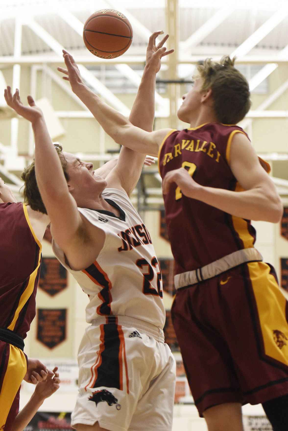 Broncs basketball